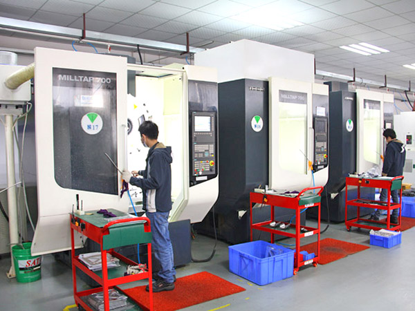 CNC ẹrọ DMG 3 AXIS